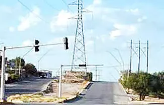 Ubicados en el cruce de la avenida Las Torres y el bulevar San José, actualmente se encuentran averiados