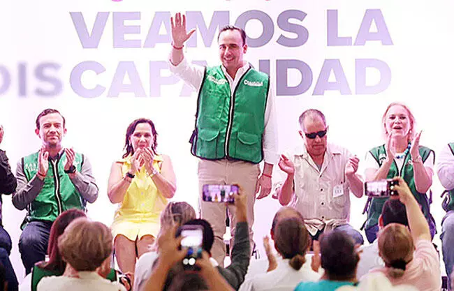 Concluye Manolo la distribución estatal del programa ‘Veamos la Discapacidad’