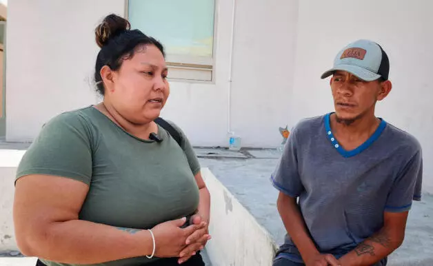 Su esposo Juan Pérez está desempleado y junto a su cuñada no han podido cubrir los gastos de medicamentos, la estancia en Monclova y lo que necesita el bebé recién nacido.