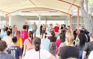 Autoridades Educativas aseguraron que se estará retirando el techado estructural de la escuela Américas Unidas.