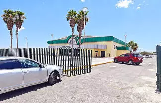 Mantiene una agenda constante de actividades y recibe trabajos de mantenimiento para conservarlo en buenas condiciones