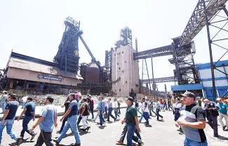 Julián Torres Ávalos, líder del Grupo de Defensa Laboral de trabajadores de AHMSA, anunció una marcha masiva para el próximo 19 de septiembre.