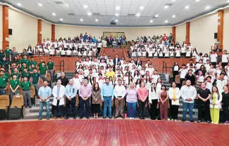 Reunió a estudiantes de preparatoria y universidad para acercar información y herramientas para reconocer señales de alerta