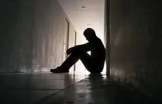 Una sonrisa, un abrazo, una palabra, quedarse al lado de alguien que se siente solo, puede hacer la diferencia