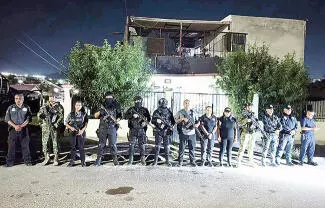Tres hombres detenidos y varias dosis de la droga conocida como ‘cristal’, fueron asegurados durante un cateo realizado en un domicilio.