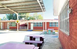 La directora destacó que estos apoyos representan un beneficio importante para los estudiantes