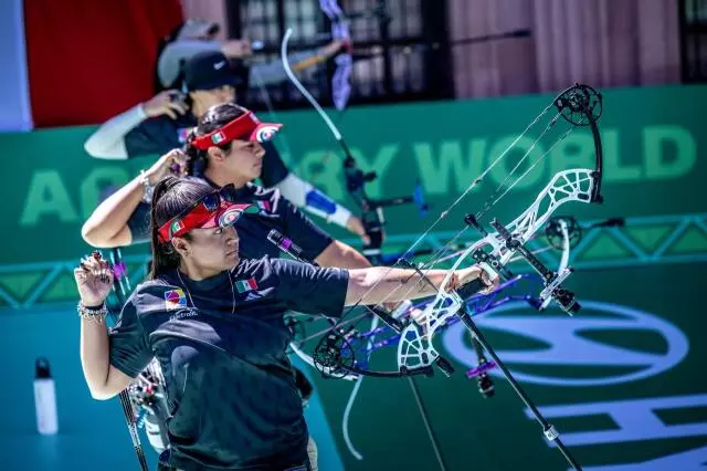 Por primera vez, la monclovense Dafne Quintero llega a la final de finales de las Copas del Mundo de la World Archery que se celebraron en Saltillo, donde obtiene la medalla de plata. 