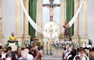 Llama Iglesia Católica a no cerrar el corazón al amor de Dios, para sanar las heridas