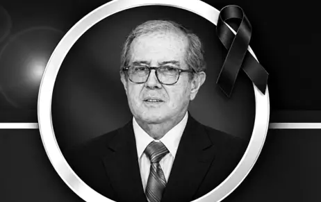 Fue fundador de la Cámara Nacional de la Industria de Conservas Alimenticias y miembro de la familia dueña de La Costeña