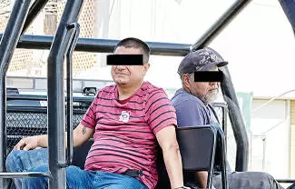 Un joyero y su cómplice fueron detenidos por elementos de la Policía Municipal acusados de “fundir” piezas de oro de cuando menos 100 clientes.