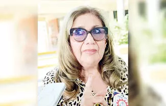 Entre abrazos, risas y recuerdos, se celebraron los 50 años de egresados del CBTis 36, antes CECyT 179, con un emotivo reencuentro entre ex alumnos y su maestra María de los Ángeles González Martínez.