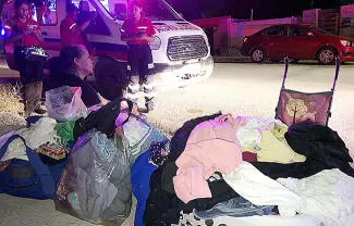 Su pareja la golpeó con un sartén, para enseguida echarla de su casa y sacarle toda su ropa a la calle