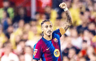 Por segundo partido consecutivo, el delantero brasileño Raphinha marcó un hat-trick con el Barcelona