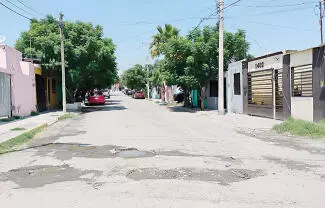 Menores de edad riñen entre ellos y agreden a vecinos en Colinas de Santiago