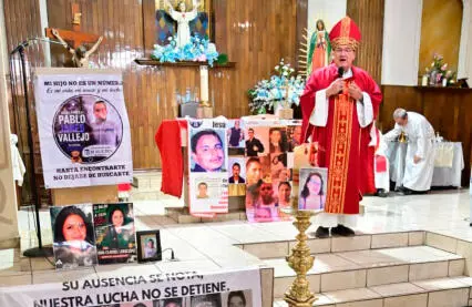 El obispo de la Diócesis de Saltillo, Hilario González, consideró como un buen signo que varias empresas estén interesadas en participar en la subasta de Altos Hornos de México, programada para el 25 de septiembre.