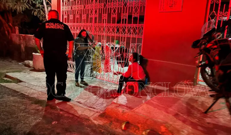 Una mujer tuvo que ser llevada a la Clínica 7 del IMSS después de resultar lesionada durante una agresión registrada y durante la noche en calles d