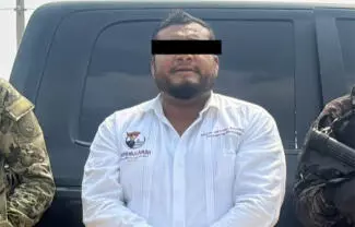 Según la Fiscalía estatal, el Alcalde, como actor político-social, participó, fomentó y encubrió actividades delictivas en el Istmo de Tehuantepec