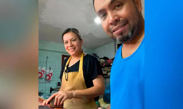 Agradecido porque es la primera vez que le hacen una entrevista, el talabartero ya se alista para participar en el Mercadito Emprendedor, que se realizará mañana en la explanada del Coahuila y Texas, de las 18:00 a las 22:00 horas.