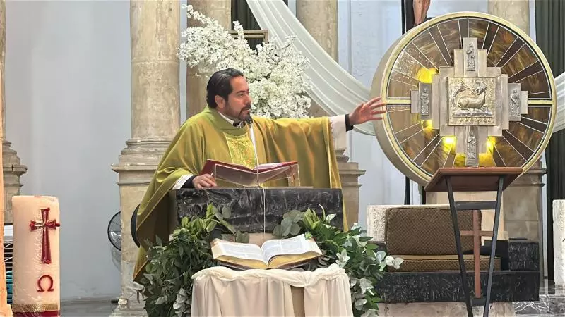 Monseñor Néstor Martínez tomó la parábola de los dos hijos -el que dice que sí y no va, y el que dice que no y sí va- para hablar del valor de la palabra.