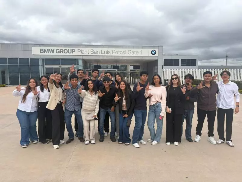 De acuerdo a la página oficial de la UAdeC Unidad Norte, conocieron de cerca los procesos de producción, logística y operación de la armadora.