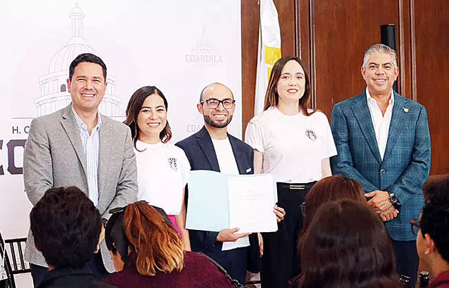 Abren diputados del PAN el Congreso a los jóvenes