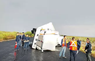 Las dos camionetas terminaron con severos daños