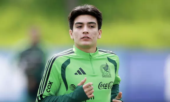 Después de perderse el partido ante Perú, Mora reapareció en el entrenamiento con el conjunto tricolor
