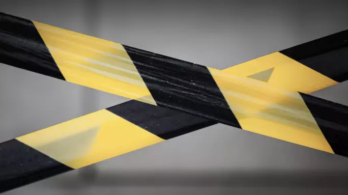 Un estudiante de secundaria en Querétaro atacó con dos cuchillos a cuatro compañeros dentro de una escuela; los alumnos fueron hospitalizados y están fuera de peligro. 
