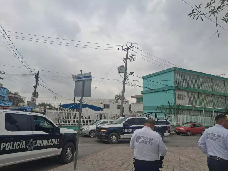 El alumno se encontraba en la hora de recreo cuando.