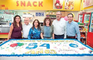 Con mariachi, pastel y mucha diversión arrancaron los eventos conmemorativos y todas sus actividades