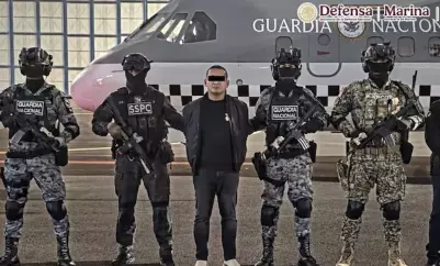 El sujeto fue detenido en flagrancia y se le aseguraron un vehículo