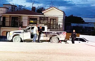 Un sexagenario fue detenido por alterar el orden público afuera de una tienda de conveniencia ubicada en el cruce de las calles Aldama y Cuauhtémoc.