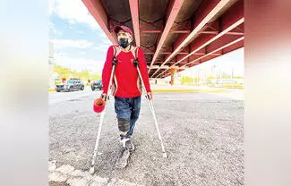 Desde que perdió un pie hace tres o cuatro años, ha sido difícil para él encontrar un trabajo