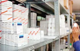 Además de otorgarles mejores salarios, el Gobierno Federal debe garantizar a médicos y personal de enfermería los medicamentos e insumos necesarios. 