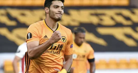 El “Lobo de Tepeji” sufrió una lesión en la rodilla izquierda durante un partido ante el Everton