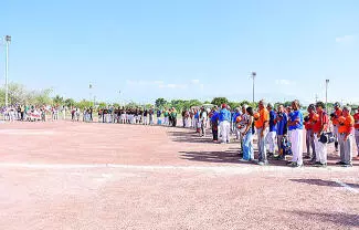 Un total de trece equipos pusieron en marcha la temporada número 29 del tradicional circuito para peloteros de 60 años y más