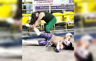 Una vez más el actual monarca de la Arena ‘Tigre’ Padilla, será el encargado de protagonizar la velada de esta noche.