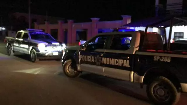 El reporte señalaba que el individuo se encontraba sobre la calle Secundaria 3, por lo que los uniformados se trasladaron al lugar para verificar la 