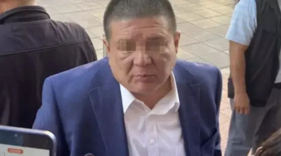 César Jáuregui no podrá salir del país sin autorización ni acercarse a los testigos