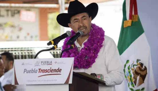 Porfirio Loeza Aguilar denunció que escuchó más de 14 detonaciones cuando circulaba a bordo de su vehículo y solicitó al gobernador de Puebla protección