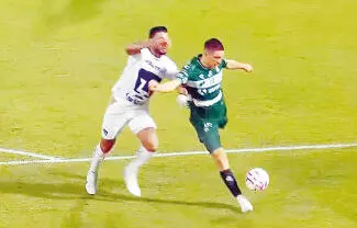 Los Santos de “Aleco” Irarragorri ya son históricos. Despacharon anoche 2-0 a los Pumas para lograr su sexta victoria consecutiva en el Apertura 2026.