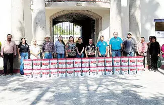 El Gobierno Municipal de Candela, encabezado por el alcalde Fernando Juárez, llevó a cabo la entrega del Programa de Impermeabilizante a Bajo Costo.