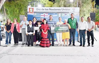 Promueve los valores cívicos, la diversidad y la convivencia pacífica entre las comunidades del mundo