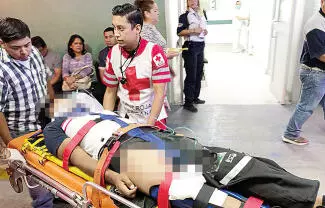 Ángel, vecino de la colonia Praderas, terminó con una probable fractura en su pierna derecha además de golpes severos en distintas partes de su cuerpo