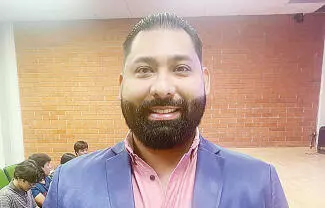 El doctor Omar Valdés, impartió una conferencia sobre concientización y prevención del cáncer de mama a estudiantes del Tecnológico de Monclova.