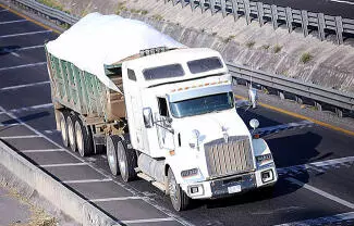 El paro nacional de transporte de carga pesada generará un caos al comercio y la industria regional