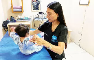 Es muy importante la fisioterapia pediátrica y neurorehabilitación infantil, desde que el niño nace
