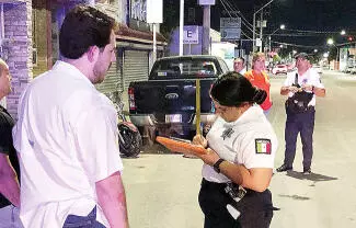 El conductor de un automóvil le cerró el paso, obligándolo a realizar una maniobra para evitar el choque pero terminó fuera de control
