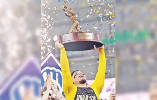 William Contreras se convirtió en el octavo receptor en ser elegido Jugador Más Valioso (MVP) de la Serie Mundial, tras llevar a los Milwaukee Brewe