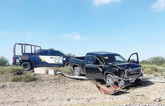 Daños materiales en la carrocería de su camioneta y un gran susto se llevó un joven de 19 años